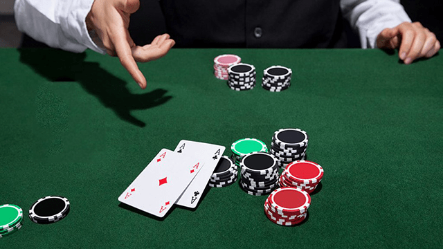 Trước khi chơi Poker bạn cần làm gì?