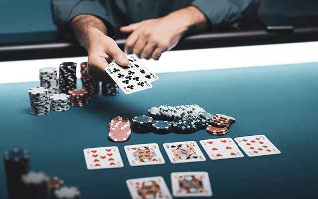 Giải thích về những hành động trong tựa game Poker?