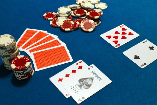 Những sai lầm khiến người chơi thua thiệt lớn trong Poker cần phải tránh