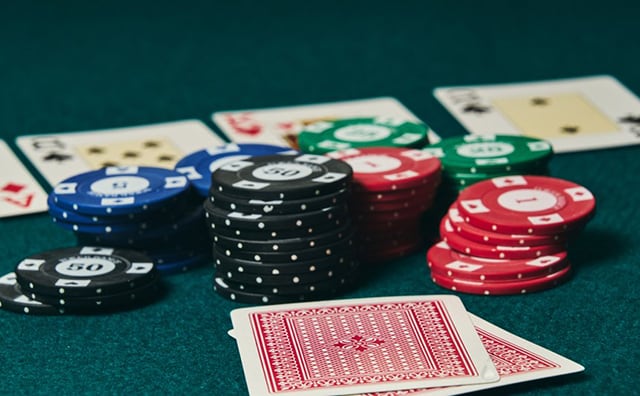 Sai lầm khiến bạn không thể chiến thắng đối thủ khi mắc phải trong Poker