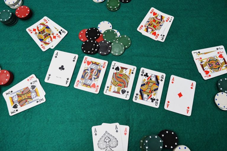 Vài thủ thuật giúp các tay mơ chơi Poker đạt được những kết quả tốt hơn