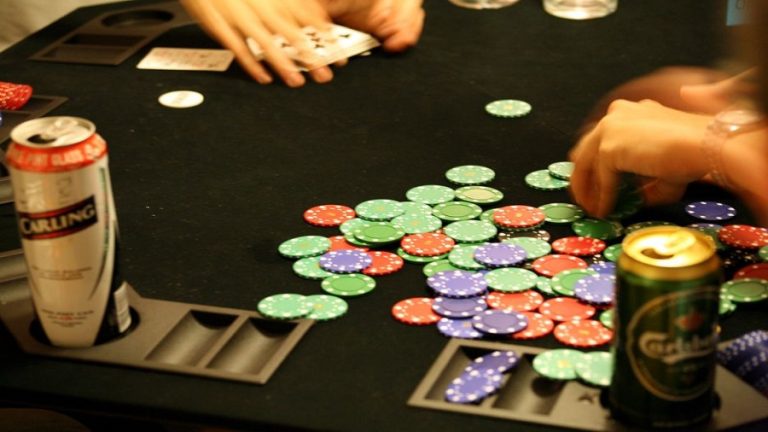 Hé lộ những bí kíp giúp bạn thành công kiếm tiền trong Poker khi nắm vững